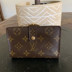 ❌SOLD❌ Louis Vuitton Bifold Kisslock Wallet